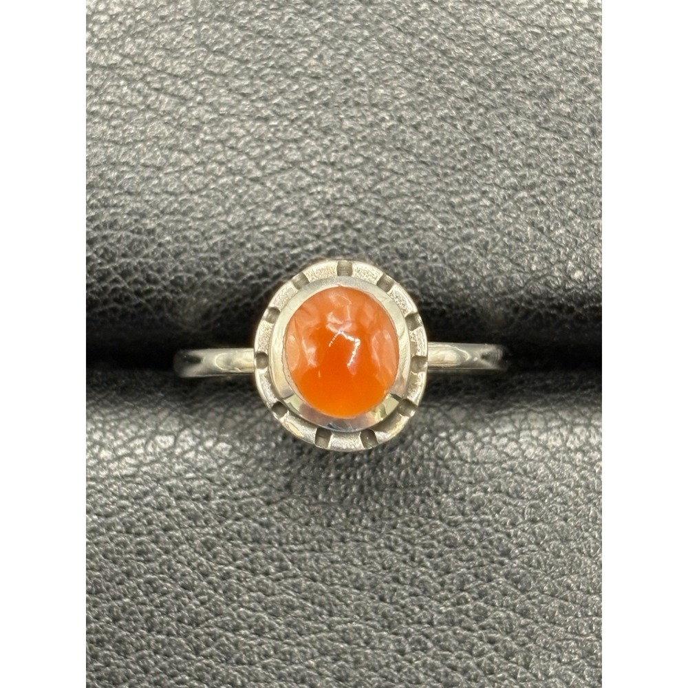New Condition Sterling Silver Carnelian Ring Size 7 E5